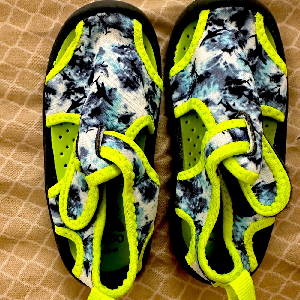 Water shoes